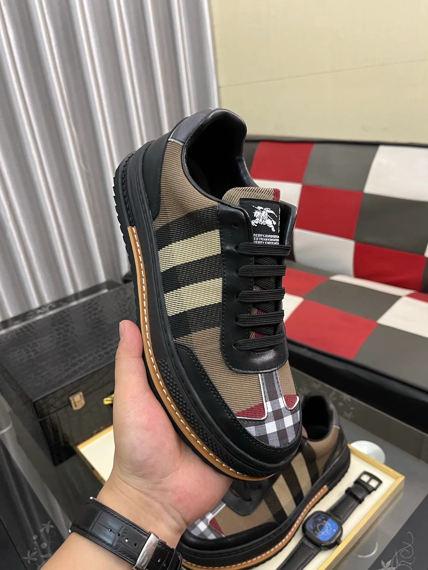 Men's shoes 💰420⌚️⌚️BURBERRY "Burberry" Regular size: 38-44 (casual shoes) Product materials: Selected cowhide upper, soft sheepskin lining; original outsole. 2️⃣colors available